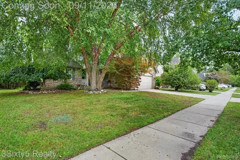 Other - 19149 Red Oak Ln, Brownstown, MI 48193 photo 2 of 19