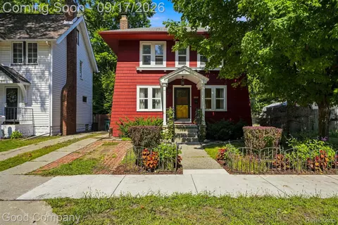 535 Gardenia Ave, Royal Oak, MI 48067