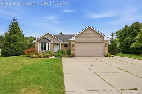27445 Grandon Ave, Livonia, MI 48150