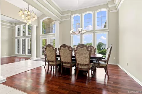 Dining - 2566 Lakeside Ct, Flint, MI 48433 photo 2 of 2