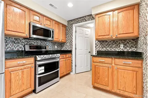 Kitchen - 2566 Lakeside Ct, Flint, MI 48433 photo 8 of 8