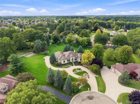 View/Area - 2566 Lakeside Ct, Flint, MI 48433 photo 1 of 7