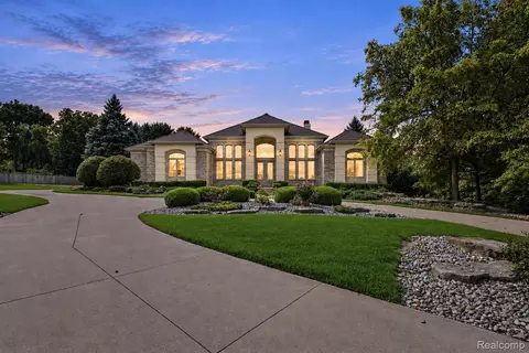 Exterior - 2566 Lakeside Ct, Flint, MI 48433 photo 1 of 11
