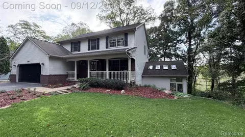 Exterior - 7500 Welle Rd, Brighton, MI 48116 photo 4 of 5