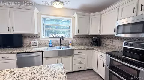 Kitchen - 7500 Welle Rd, Brighton, MI 48116 photo 4 of 4