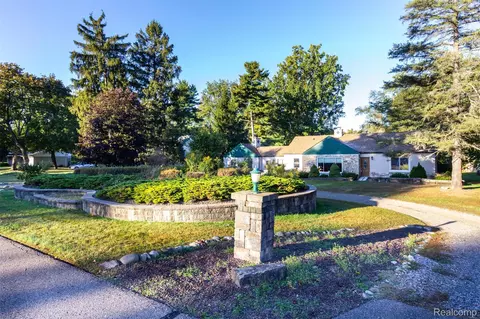 15681 Foch St, Livonia, MI 48154