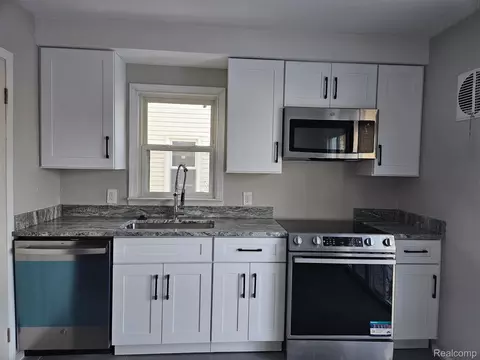 Kitchen - 152 Highland Ave, Clawson, MI 48017 photo 1 of 2