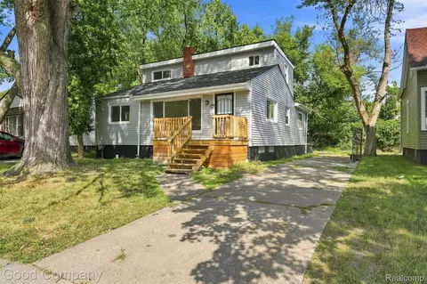 17228 Chapel St, Detroit, MI 48219