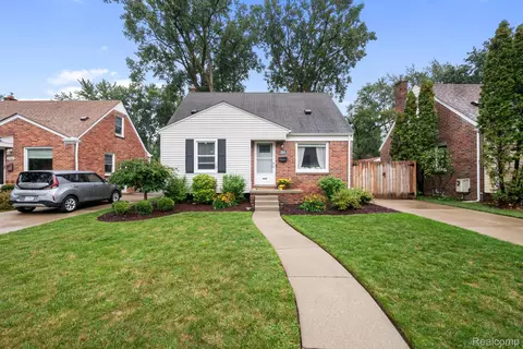 2944 N Alexander Ave, Royal Oak, MI 48073