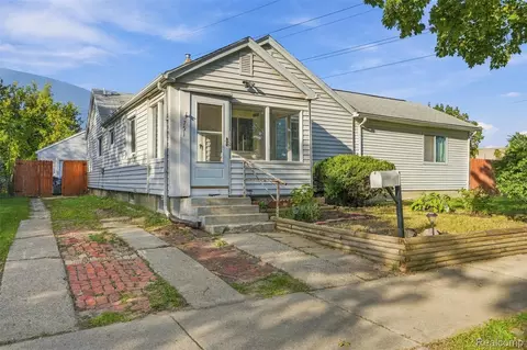 751 E Hazelhurst St, Ferndale, MI 48220