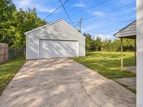 Exterior - 751 E Hazelhurst St, Ferndale, MI 48220 photo 2 of 4