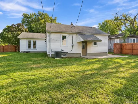 Exterior - 751 E Hazelhurst St, Ferndale, MI 48220 photo 4 of 4
