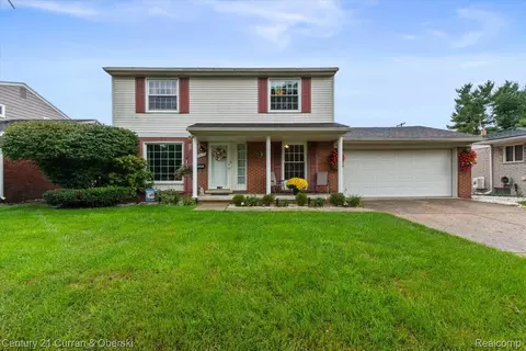 31613 Grennada St, Livonia, MI 48154