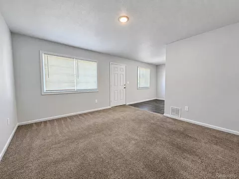 Living - 7200 Edgeton St, Hamtramck, MI 48212 photo 3 of 3