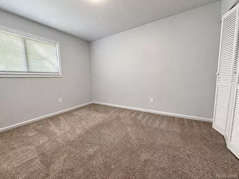 Bedroom - 7200 Edgeton St, Hamtramck, MI 48212 photo 2 of 3