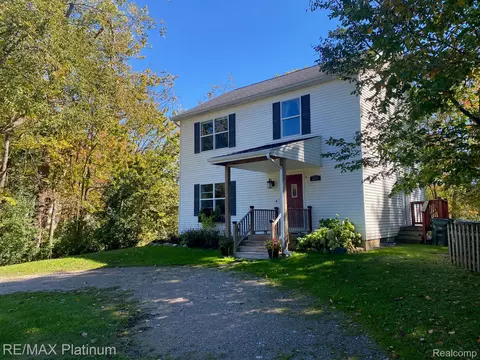 2327 Hammerslea Rd, Orion, MI 48359