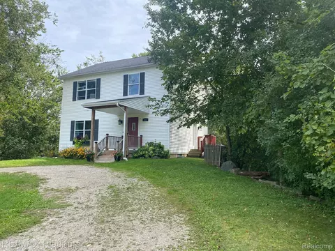 2327 Hammerslea Rd, Orion, MI 48359