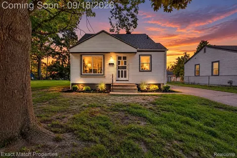 705 Scottwood St, Pontiac, MI 48340