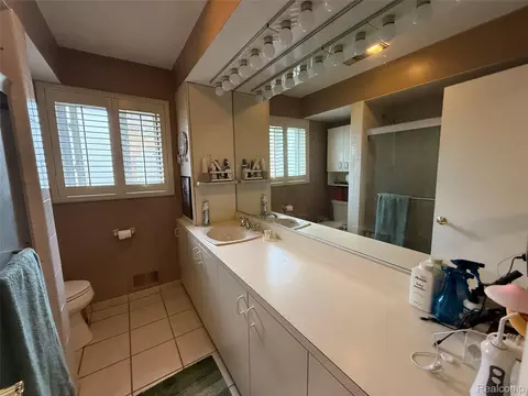 Bath - 5347 Parent Ave, Warren, MI 48092 photo 2 of 2
