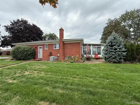 Exterior - 5347 Parent Ave, Warren, MI 48092 photo 4 of 8