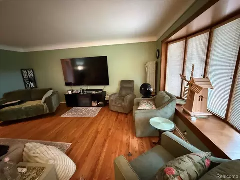 Living - 5347 Parent Ave, Warren, MI 48092 photo 1 of 2