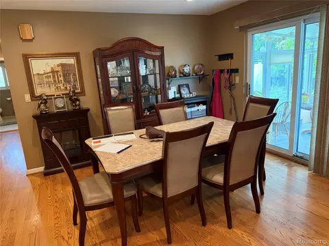 Dining - 5347 Parent Ave, Warren, MI 48092 photo 3 of 4