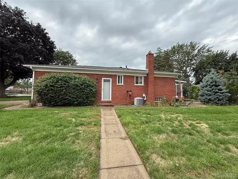 Exterior - 5347 Parent Ave, Warren, MI 48092 photo 3 of 8