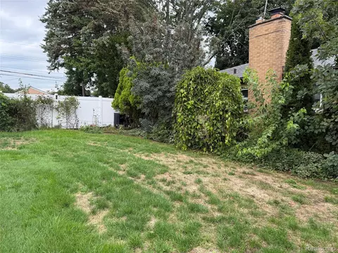 Exterior - 5347 Parent Ave, Warren, MI 48092 photo 8 of 8