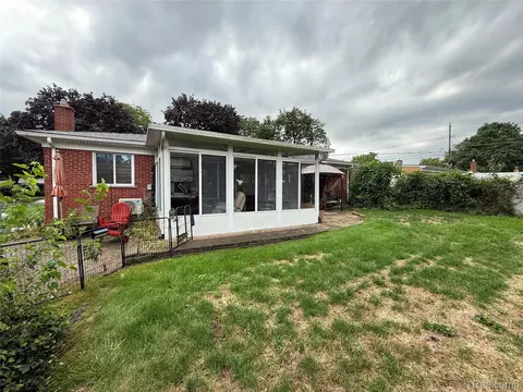 Exterior - 5347 Parent Ave, Warren, MI 48092 photo 7 of 8