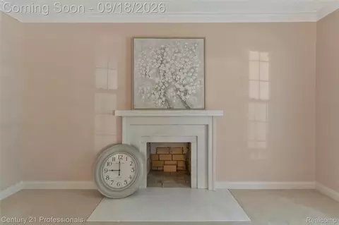 Living - 1875 Fordham Dr, Troy, MI 48098 photo 4 of 5