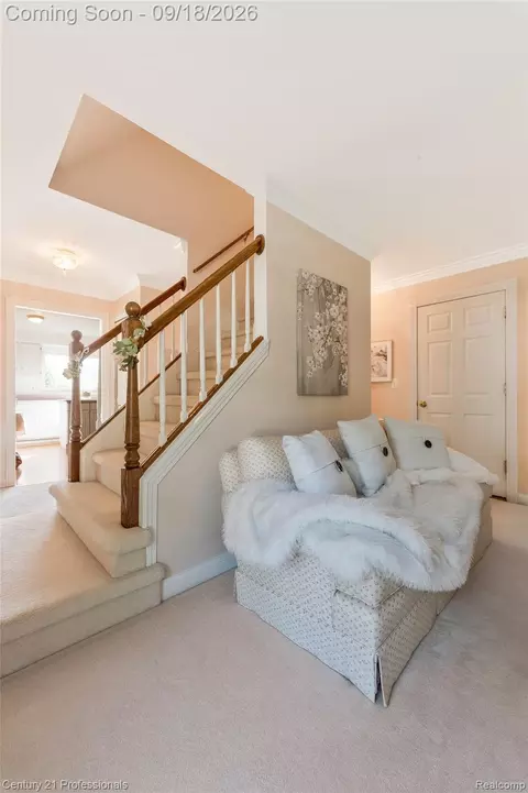 Entry Way - 1875 Fordham Dr, Troy, MI 48098 photo 3 of 5