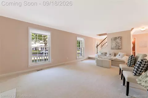 Living - 1875 Fordham Dr, Troy, MI 48098 photo 3 of 5