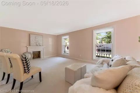 Living - 1875 Fordham Dr, Troy, MI 48098 photo 1 of 5
