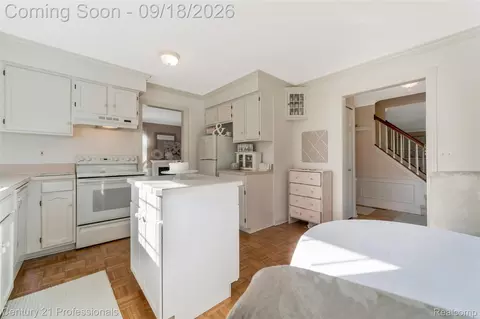 Kitchen - 1875 Fordham Dr, Troy, MI 48098 photo 3 of 5