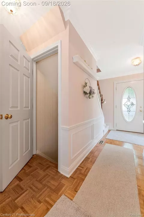 Entry Way - 1875 Fordham Dr, Troy, MI 48098 photo 4 of 5