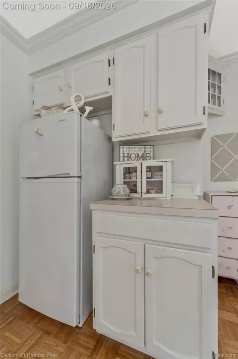 Kitchen - 1875 Fordham Dr, Troy, MI 48098 photo 4 of 5