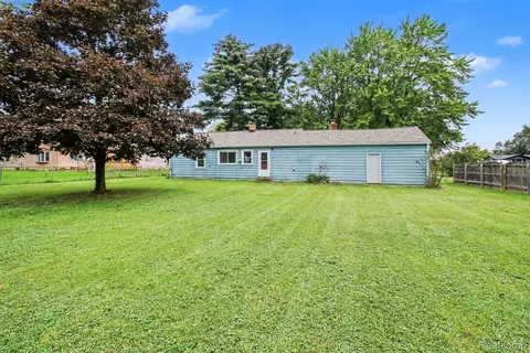 Exterior - 5118 Berneda Dr, Flint, MI 48506 photo 1 of 2