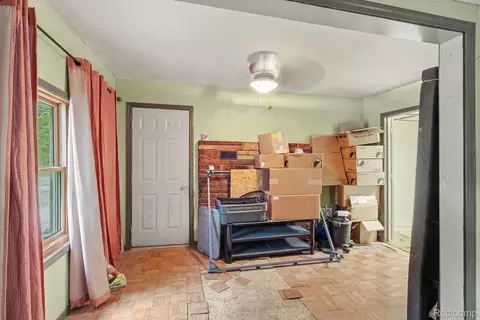 Entry Way - 5118 Berneda Dr, Flint, MI 48506 photo 1 of 2