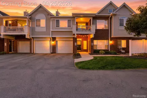 23036 Fairlane Blvd, Woodhaven, MI 48183