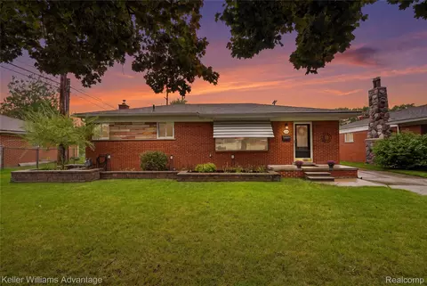 26126 Warrington St, Dearborn Heights, MI 48127
