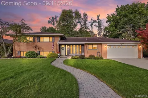 16799 Farmington Rd, Livonia, MI 48154