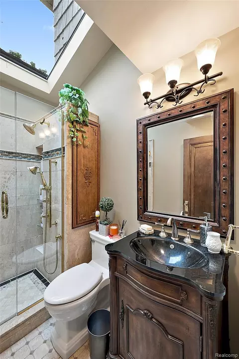 Bath - 367 Baldwin Rd, Birmingham, MI 48009 photo 1 of 4