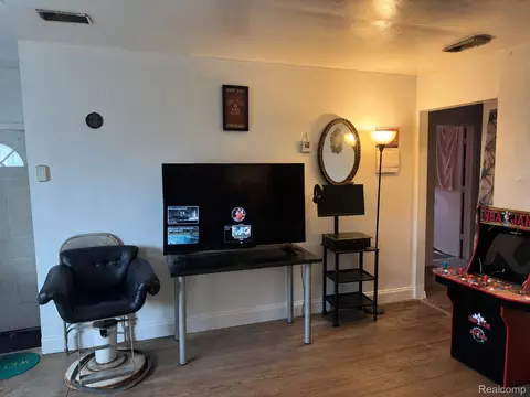17195 Asbury Park, Detroit, MI 48235