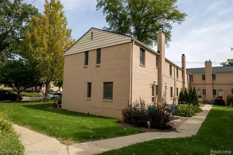Exterior - 1984 Graefield Rd, Birmingham, MI 48009 photo 6 of 6