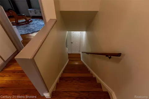 Entry Way - 1984 Graefield Rd, Birmingham, MI 48009 photo 2 of 4
