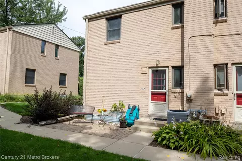 Exterior - 1984 Graefield Rd, Birmingham, MI 48009 photo 5 of 6