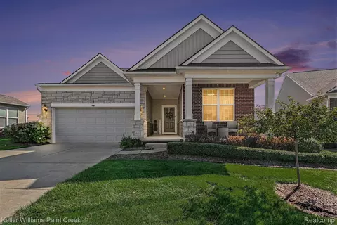 1270 Lark St, Orion, MI 48360