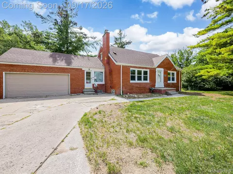 14102 Toepfer Rd, Warren, MI 48089