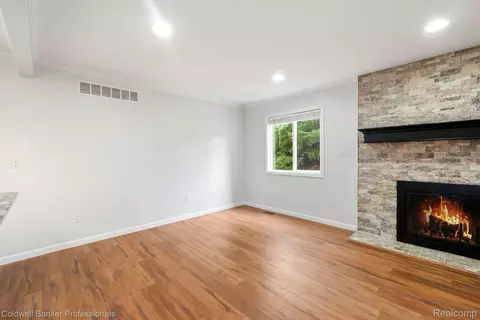 Living - 2838 Roundtree Dr, Troy, MI 48083 photo 7 of 8