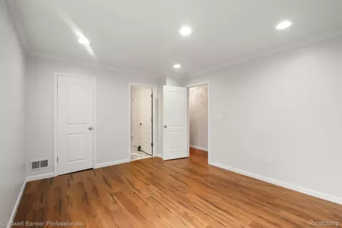 Bedroom - 2838 Roundtree Dr, Troy, MI 48083 photo 3 of 8